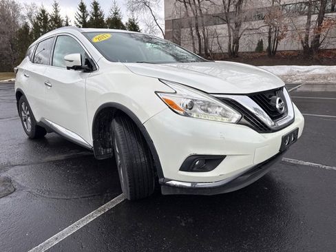 Used 2017 Nissan Murano AWD image 2