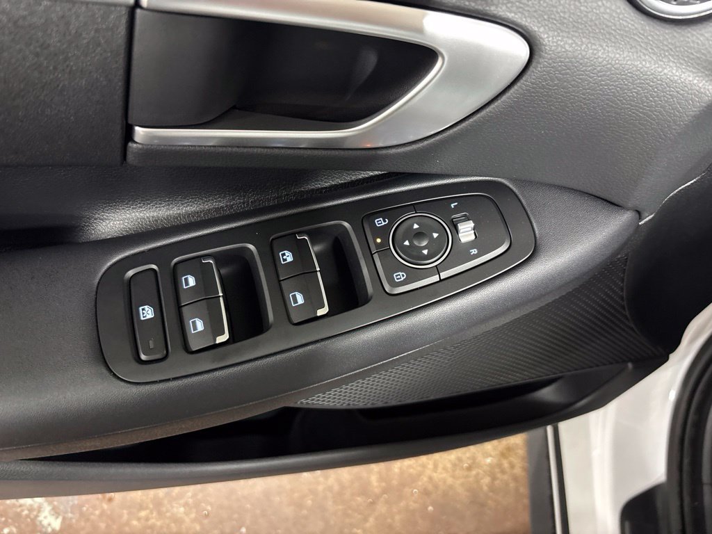 New 2026 Hyundai Sonata SE FWD image 12
