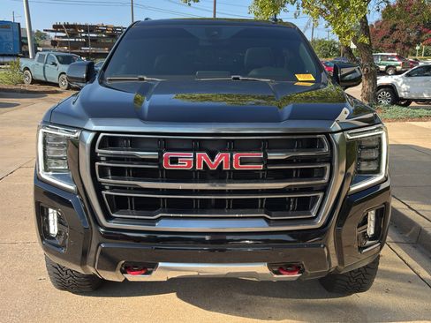 Used 2022 GMC Yukon AT4 AWD/4WD image 3