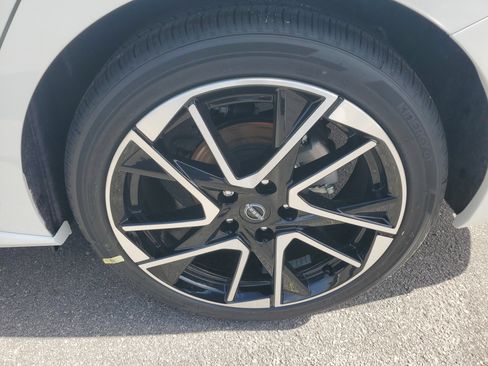 New 2025 Nissan Sentra SR w/ SR Premium Package image 7