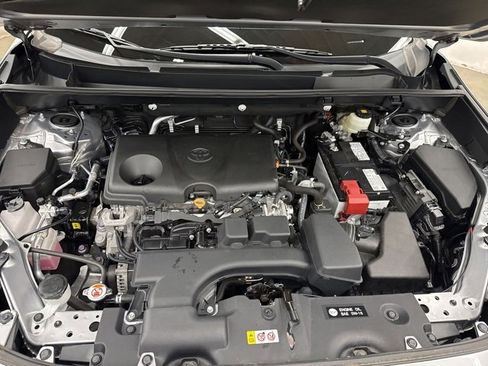 Used 2022 Toyota RAV4 XLE image 3