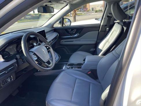 Used 2022 Lincoln Corsair Standard w/ Equipment Group 101A image 13