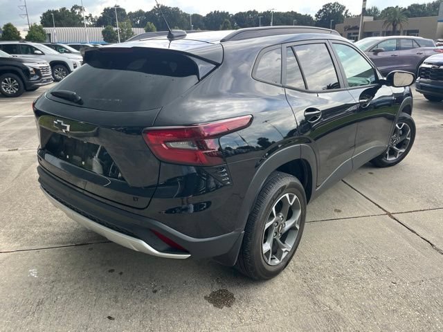 Used 2025 Chevrolet Trax LT w/ Driver Confidence Package FWD image 8