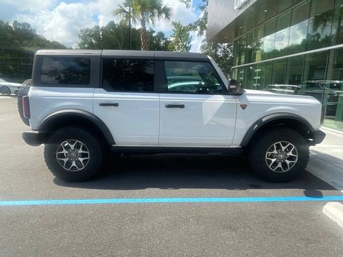 Used 2024 Ford Bronco Badlands AWD/4WD image 4
