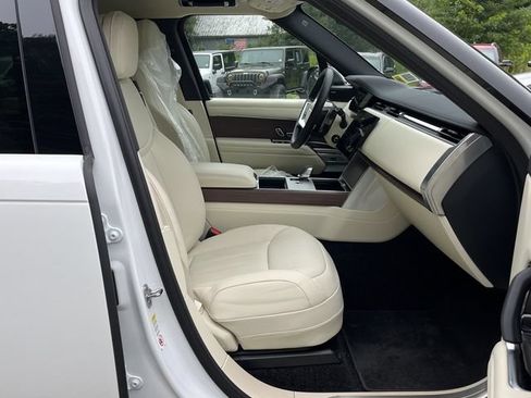Used 2026 Land Rover Range Rover SE AWD/4WD image 7