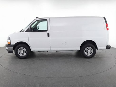Used 2025 Chevrolet Express 3500 LT w/ LT Preferred Equipment Group RWD image 5