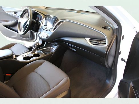 Used 2022 Chevrolet Malibu RS image 22
