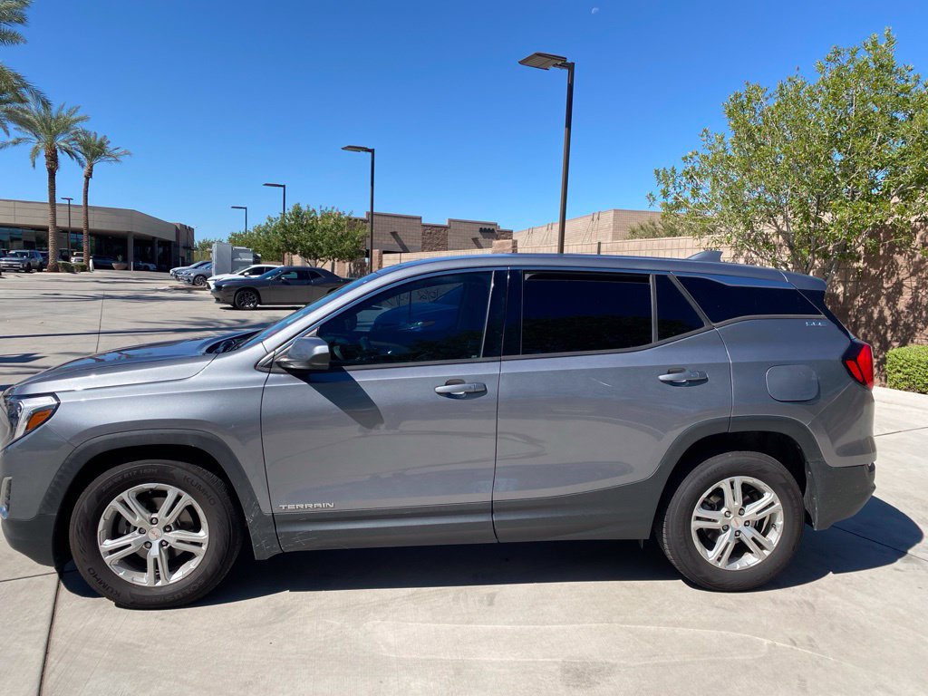 Used 2020 GMC Terrain SLE FWD image 3