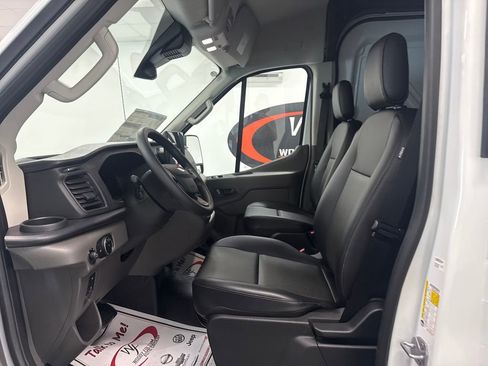 New 2026 Ford Transit 250 148 Medium Roof RWD image 8