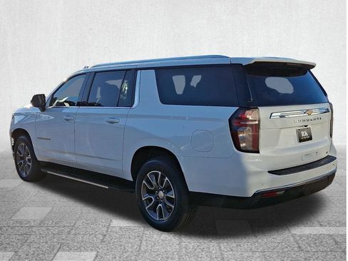 Used 2023 Chevrolet Suburban LT AWD/4WD image 4