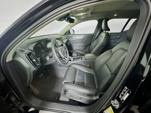 Used 2023 Volvo XC40 B5 Plus w/ Driver Assist Package image 13