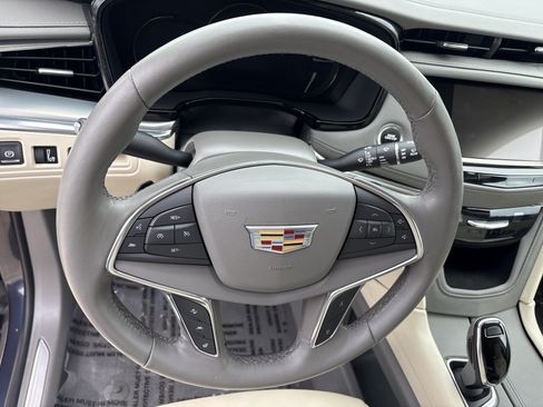 Used 2019 Cadillac XT5 Luxury AWD/4WD image 11