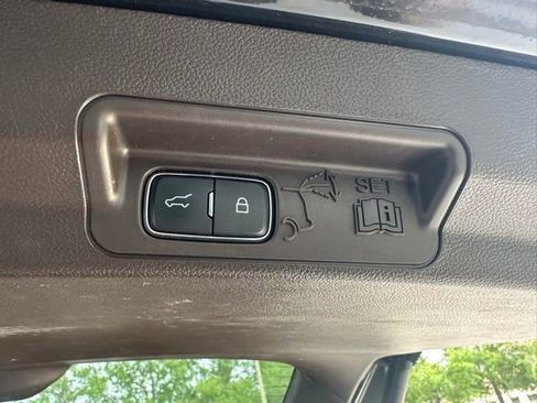 Used 2023 Ford Explorer King Ranch RWD image 26