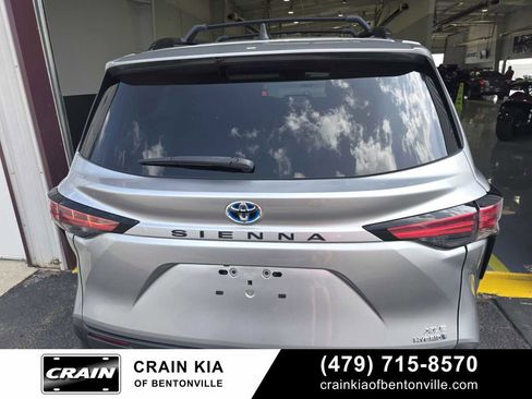 Used 2022 Toyota Sienna XLE FWD image 17