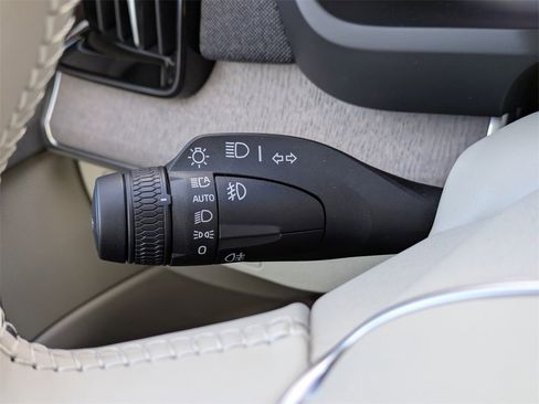 New 2026 Volvo XC90 B6 Ultra w/ Protection Package image 37