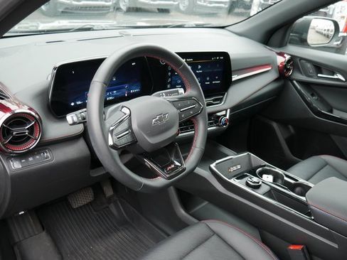 Used 2025 Chevrolet Equinox RS w/ Safety and Technology Package image 16