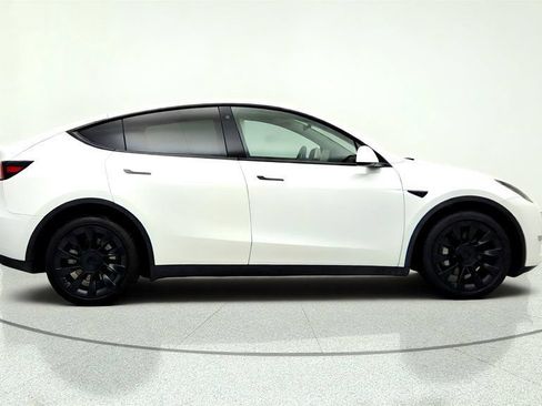 Used 2022 Tesla Model Y Long Range AWD/4WD image 4