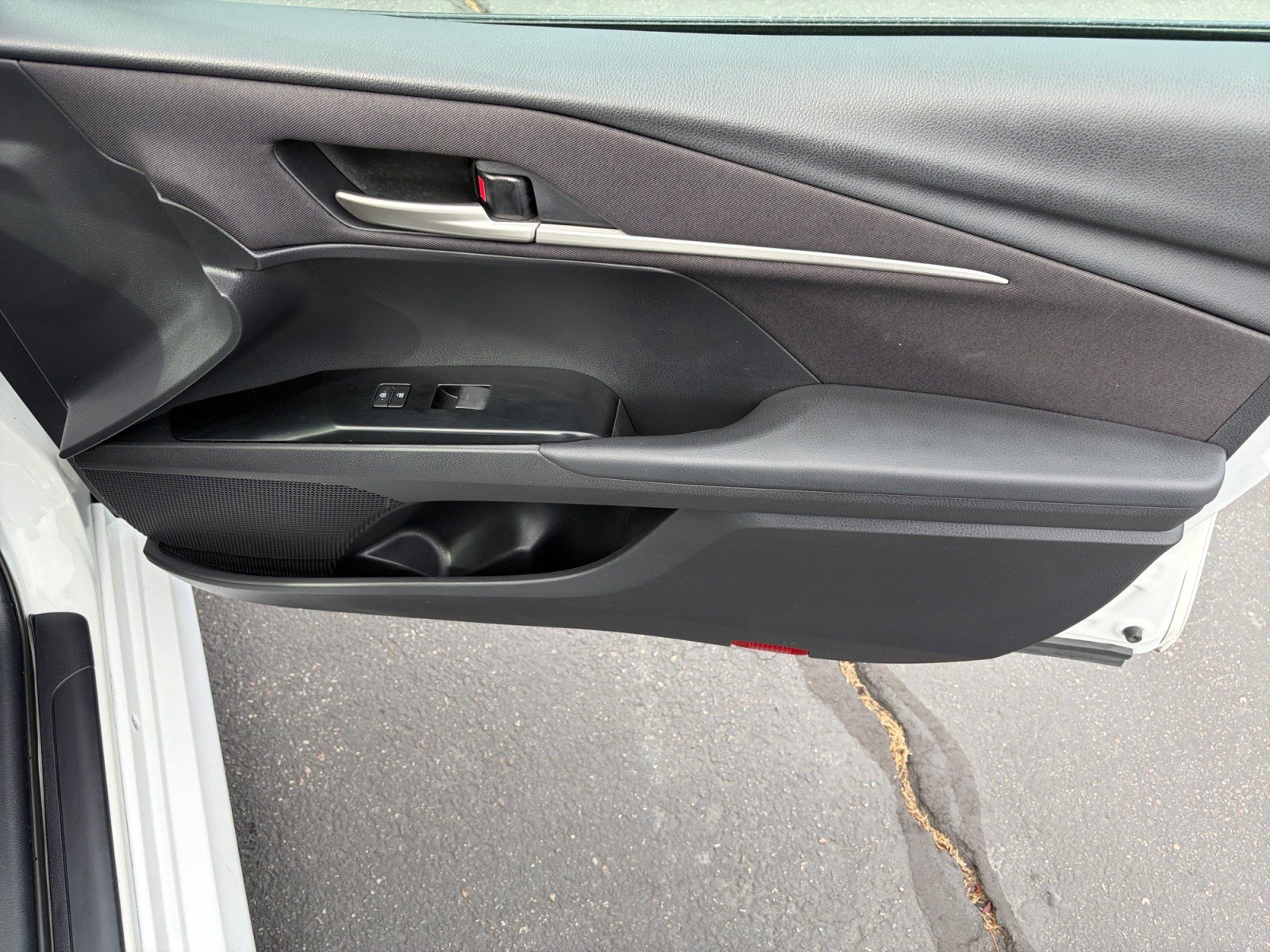 Used 2025 Toyota Camry LE FWD image 27