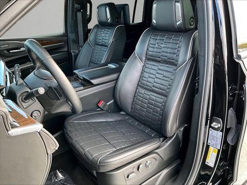 Used 2024 Cadillac Escalade ESV Sport Platinum image 27