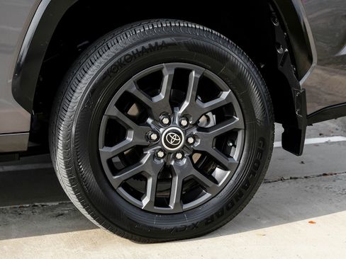 Used 2023 Toyota Sequoia Platinum image 66