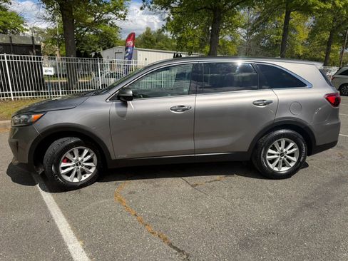 Used 2019 Kia Sorento AWD image 4