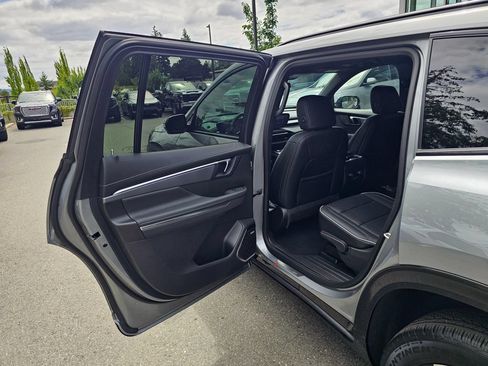 Used 2026 Buick Enclave Sport Touring FWD image 16