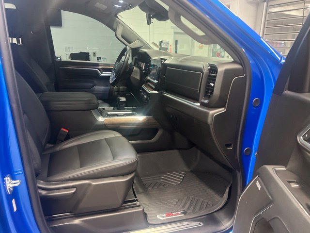 Used 2025 Chevrolet Silverado 1500 RST AWD/4WD image 14