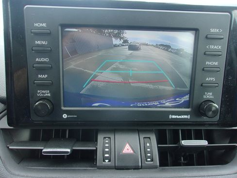 Used 2021 Toyota RAV4 XLE Premium AWD/4WD image 21