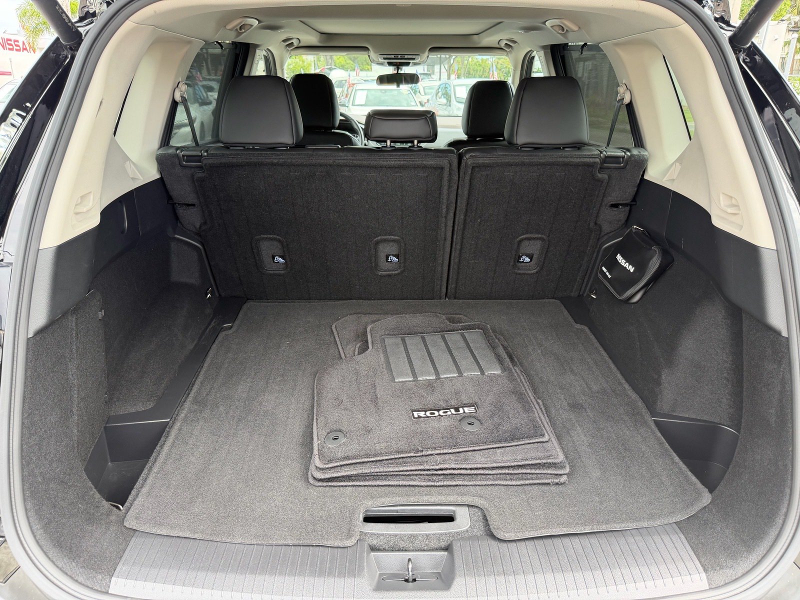 Certified 2023 Nissan Rogue SV w/ SV Premium B Package AWD/4WD image 13