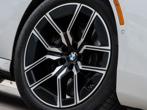 Certified 2023 BMW 740i w/ Parking Assistance Package image 11