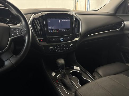 Used 2021 Chevrolet Traverse LT image 21