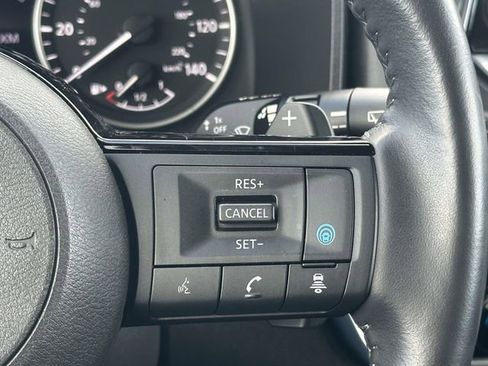 Used 2022 Nissan Rogue SV w/ SV Premium Package image 25