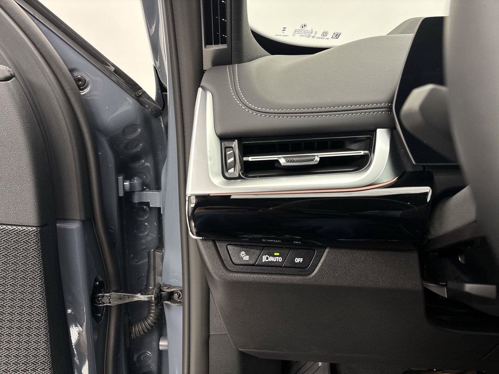 New 2027 BMW X1 xDrive28i AWD/4WD image 31