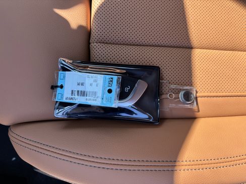 Used 2025 BMW 230i Coupe w/ Premium Package image 38