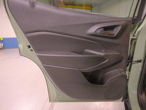 Used 2024 Chevrolet Trax RS w/ Sunroof Package image 28