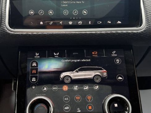 Used 2018 Land Rover Range Rover Velar R-Dynamic SE image 18