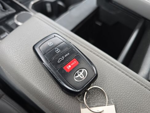 Used 2022 Toyota Tundra Limited image 37