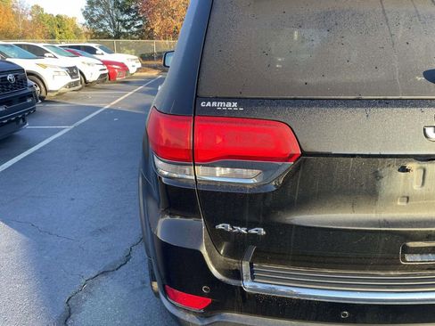 Used 2017 Jeep Grand Cherokee Limited w/ Luxury Group II image 19