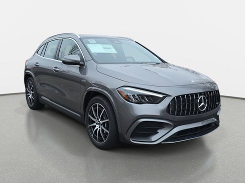 New 2026 Mercedes-Benz GLA 35 AMG 4MATIC image 3