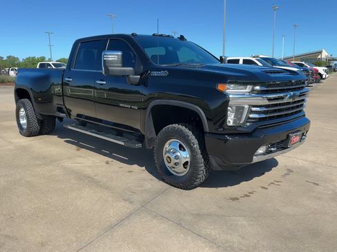 Used 2023 Chevrolet Silverado 3500 High Country w/ Snow Plow Prep/Camper Package AWD/4WD image 3