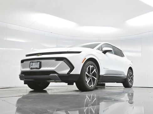 Used 2025 Chevrolet Equinox EV LT w/ Convenience Package image 56