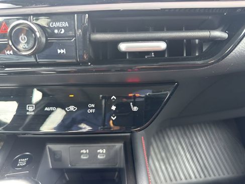 Used 2025 Nissan Kicks SR w/ SR Premium Package image 20