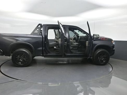 Used 2022 Chevrolet Silverado 1500 ZR2 w/ Technology Package AWD/4WD image 38