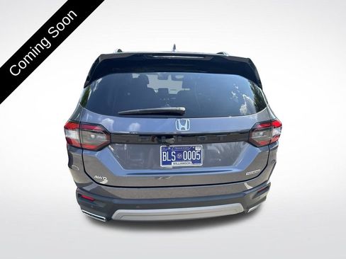 Used 2025 Honda Pilot Touring image 5