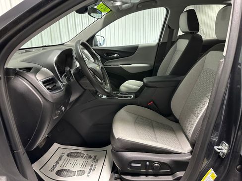 Used 2023 Chevrolet Equinox LT w/ Driver Convenience Package image 9