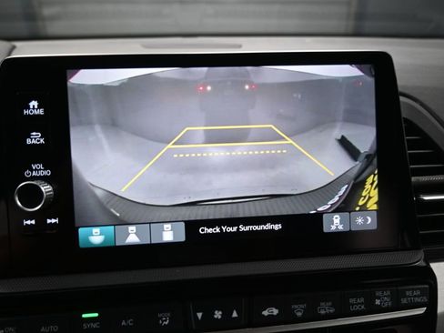 Used 2025 Honda Odyssey Sport-L image 9