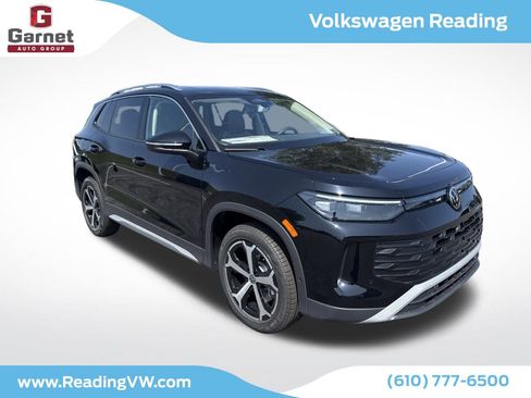 New 2025 Volkswagen Tiguan SE image 7