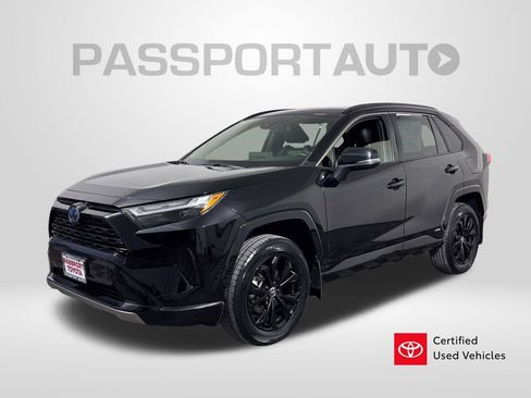 Certified 2022 Toyota RAV4 SE image 1