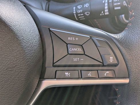 Used 2024 Nissan Kicks SR image 27