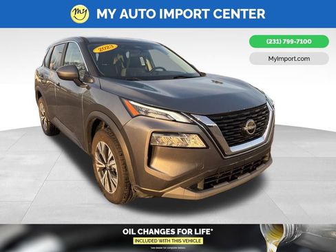 Used 2023 Nissan Rogue SV image 1